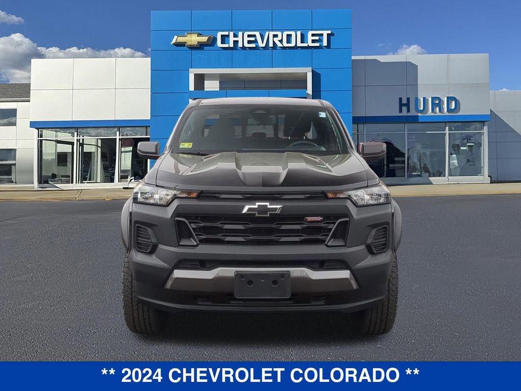 Used 2024 Chevrolet Colorado Trail Boss w/ Advanced Trailering Package AWD/4WD image 10