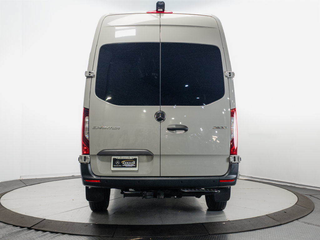 Used 2025 Mercedes-Benz Sprinter 2500 image 21
