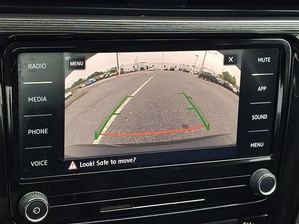 Used 2020 Volkswagen Passat 2.0T R-Line FWD image 21