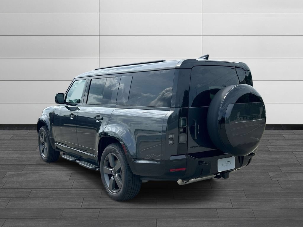 New 2026 Land Rover Defender 130 X-Dynamic SE AWD/4WD image 3