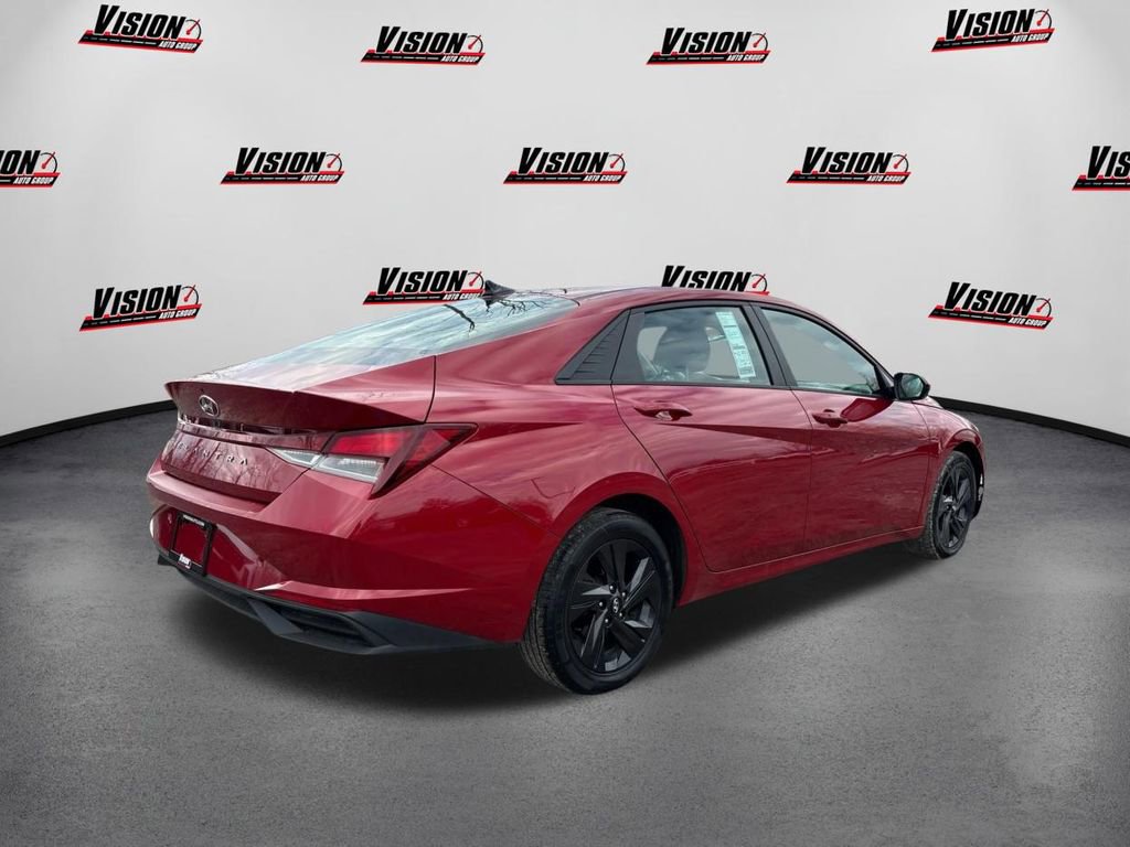 Used 2021 Hyundai Elantra SEL image 5