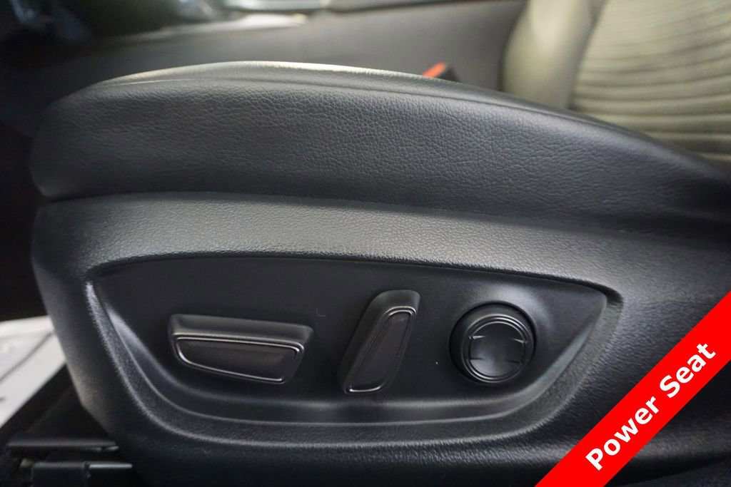 Used 2023 Toyota Camry SE image 7