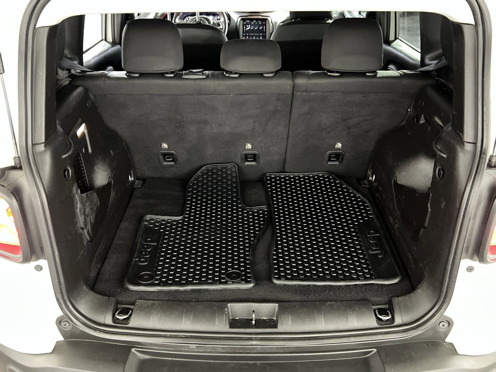 Used 2023 Jeep Renegade Trailhawk image 24