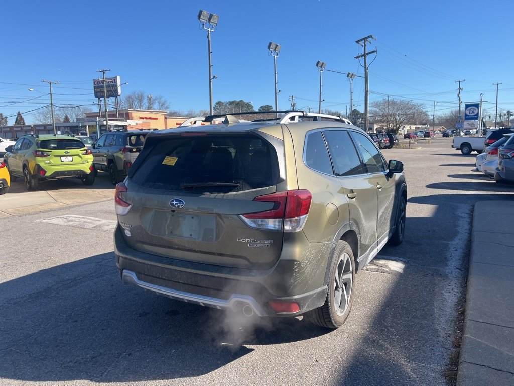 Used 2023 Subaru Forester Touring image 4