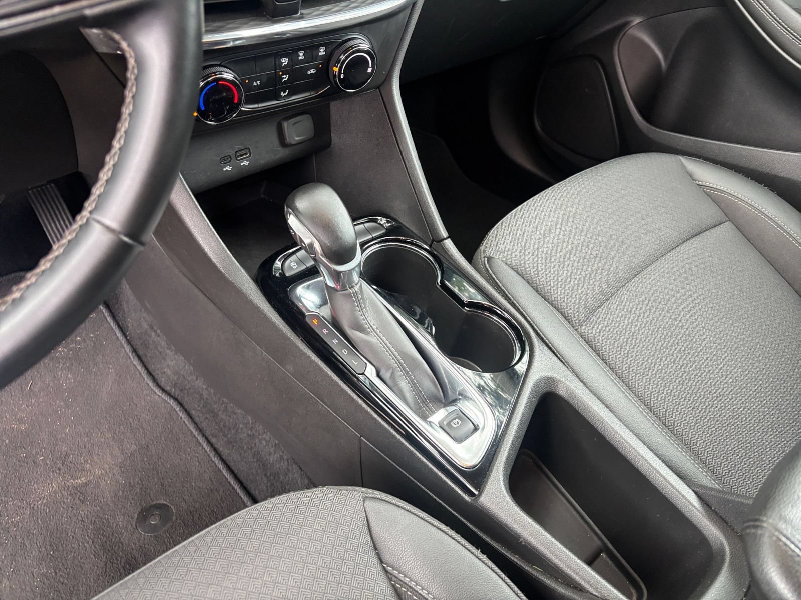 Used 2025 Buick Encore GX Preferred FWD image 39