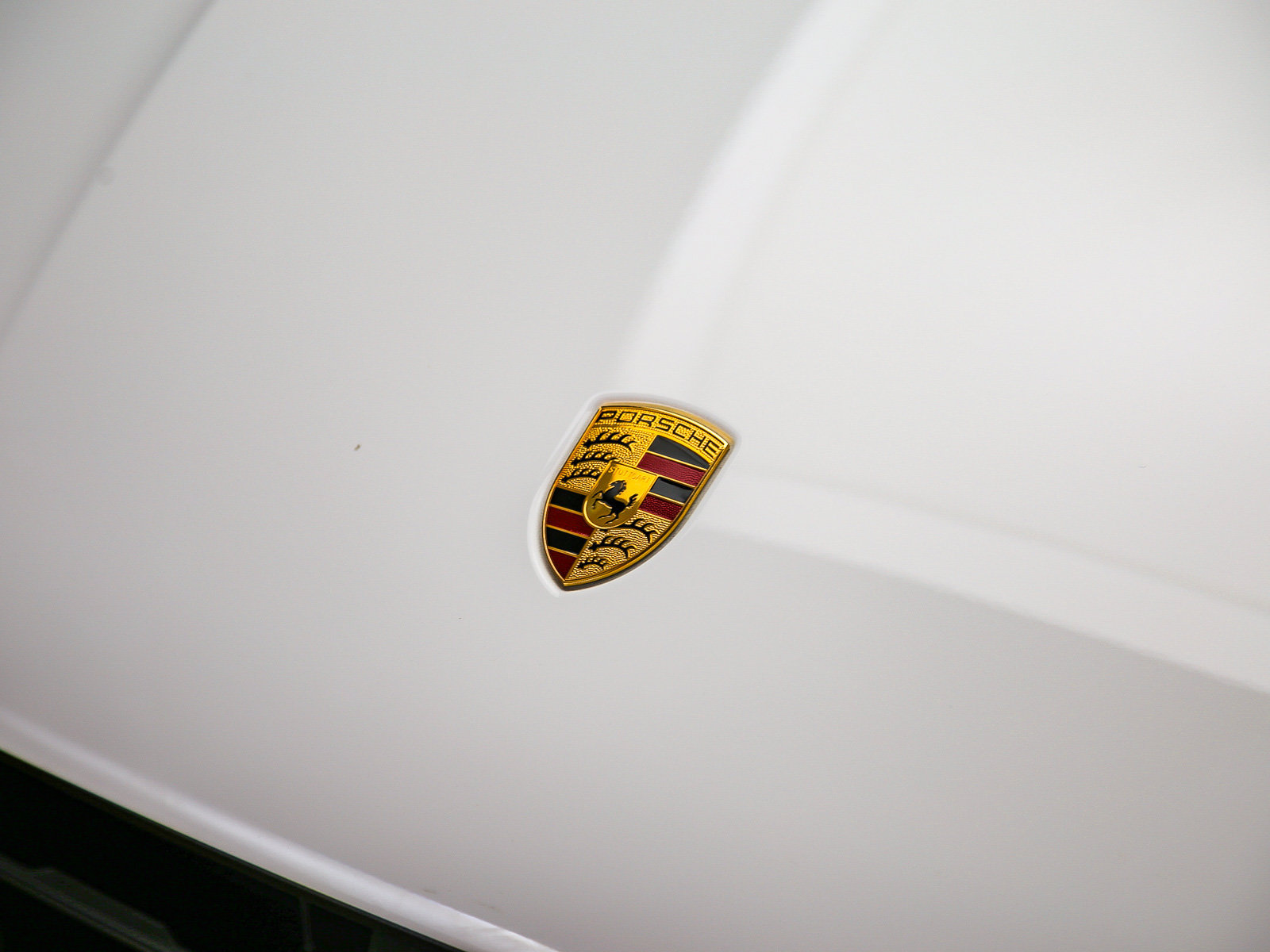 Certified 2025 Porsche Macan 4S Electric AWD/4WD image 44