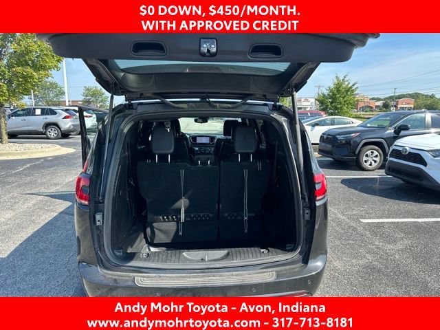 Used 2024 Chrysler Pacifica Limited FWD image 12