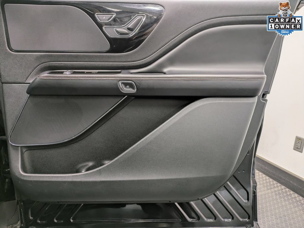 Used 2022 Lincoln Aviator AWD w/ Premium Package image 29