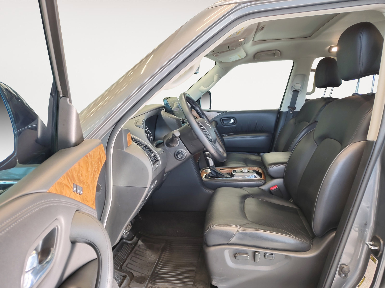 Used 2022 Nissan Armada SL image 24