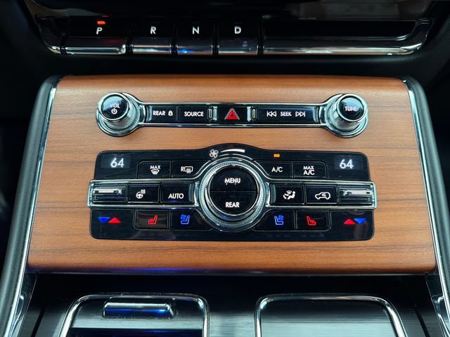 Used 2020 Lincoln Aviator Reserve w/ Equipment Group 202A AWD/4WD image 14