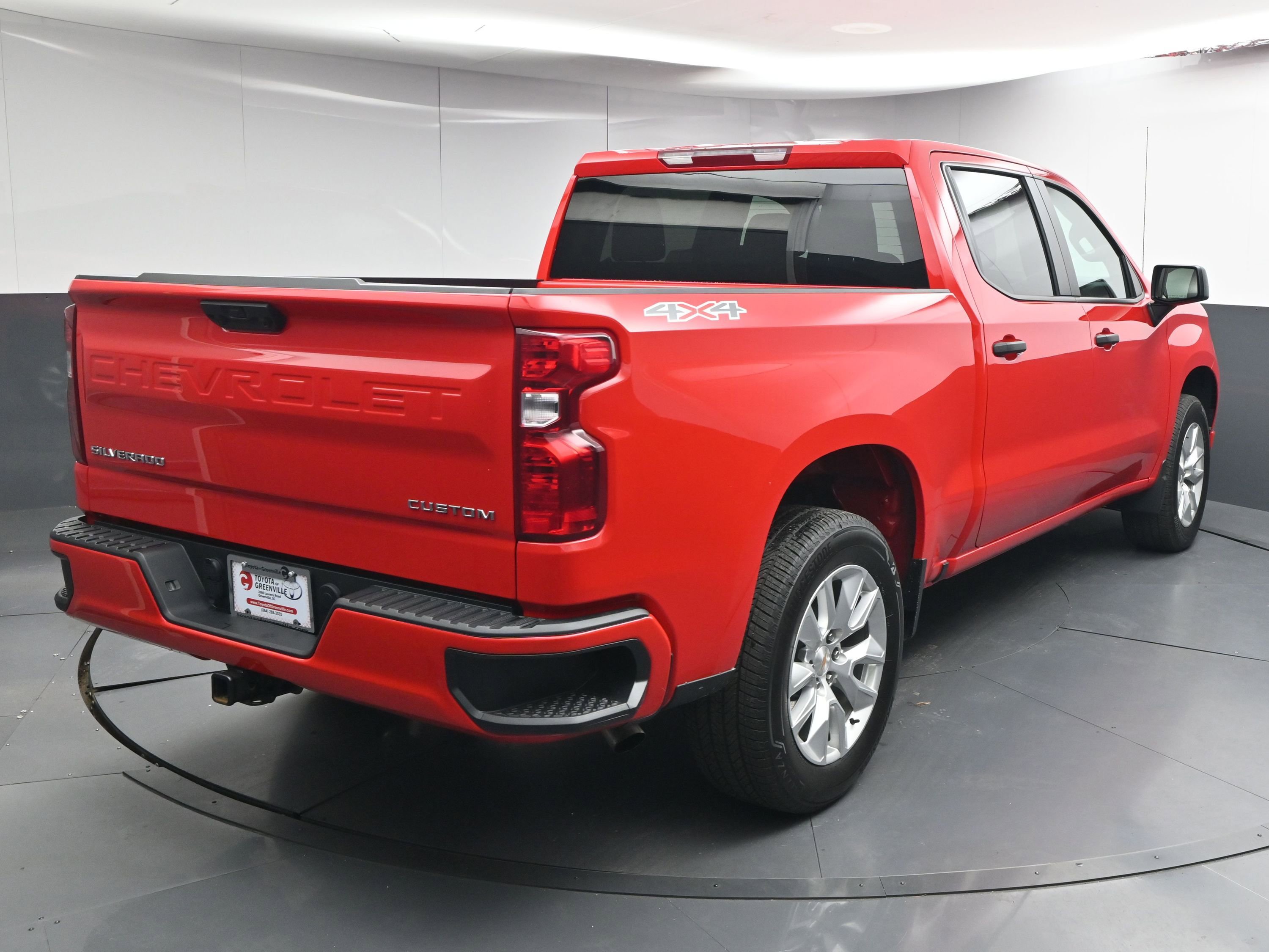 Used 2025 Chevrolet Silverado 1500 Custom image 8