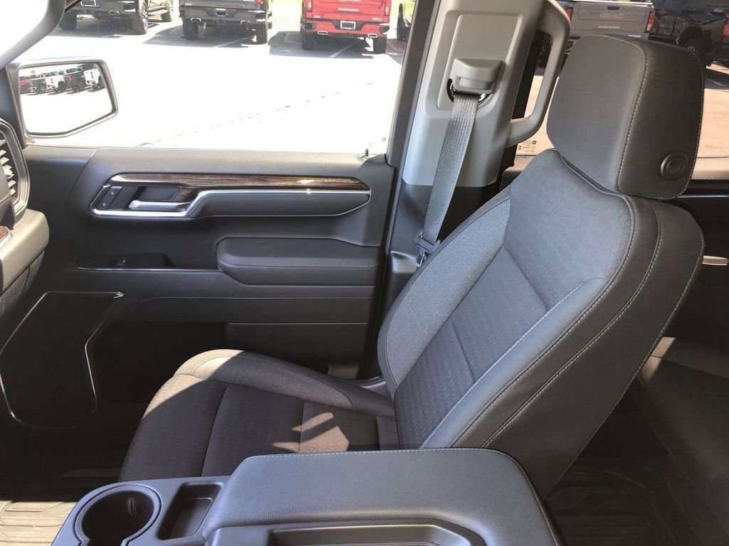 Used 2025 GMC Sierra 1500 Elevation image 31