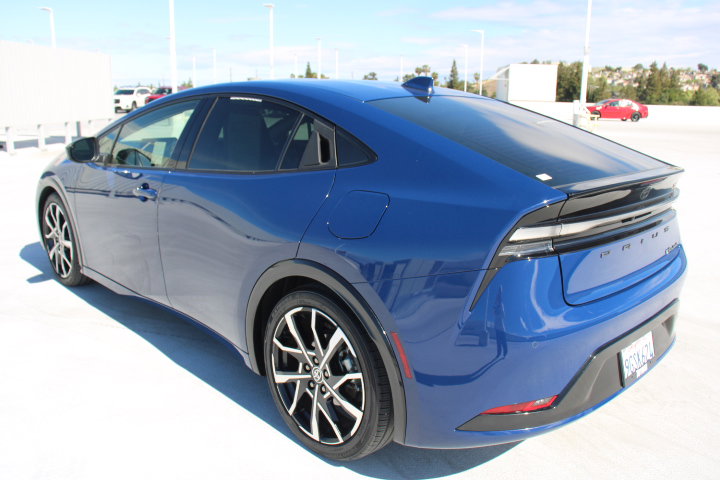 Used 2023 Toyota Prius Prime FWD image 5