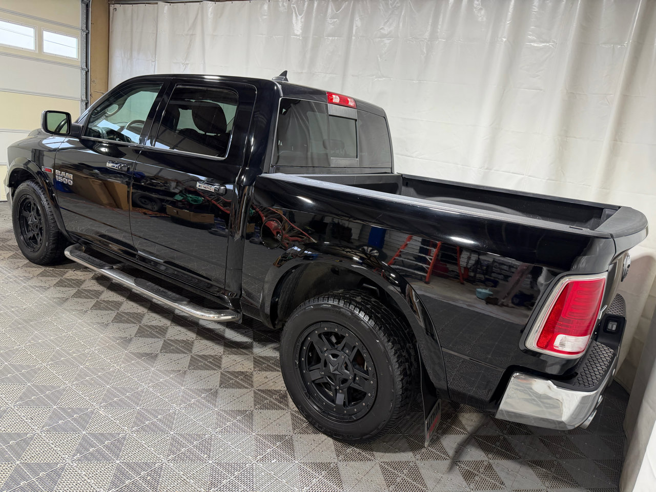 Used 2015 RAM 1500 Laramie w/ Convenience Group image 4