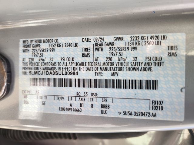 New 2025 Lincoln Corsair AWD w/ Equipment Group 101A image 24