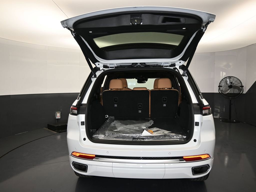 New 2025 Jeep Grand Cherokee Summit image 40