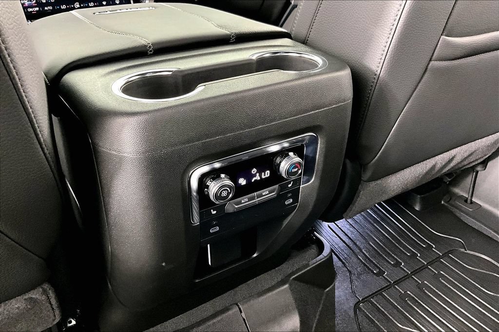Used 2026 GMC Yukon XL Denali RWD image 9