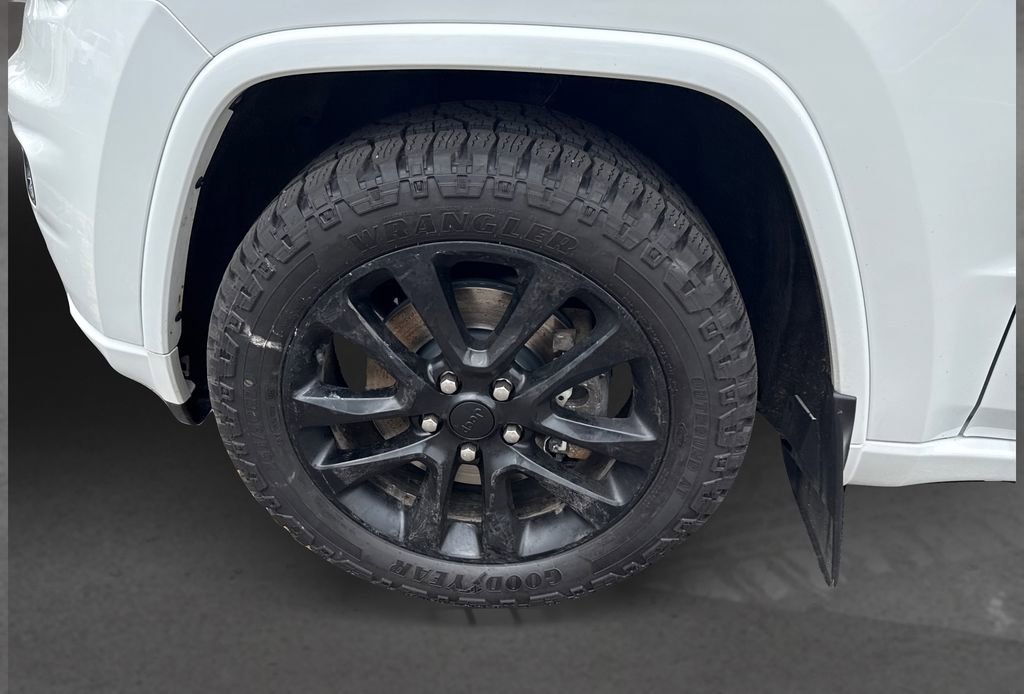 Used 2021 Jeep Grand Cherokee Laredo X AWD/4WD image 12