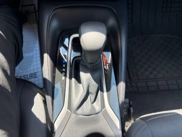 Used 2025 Toyota Corolla LE FWD image 17