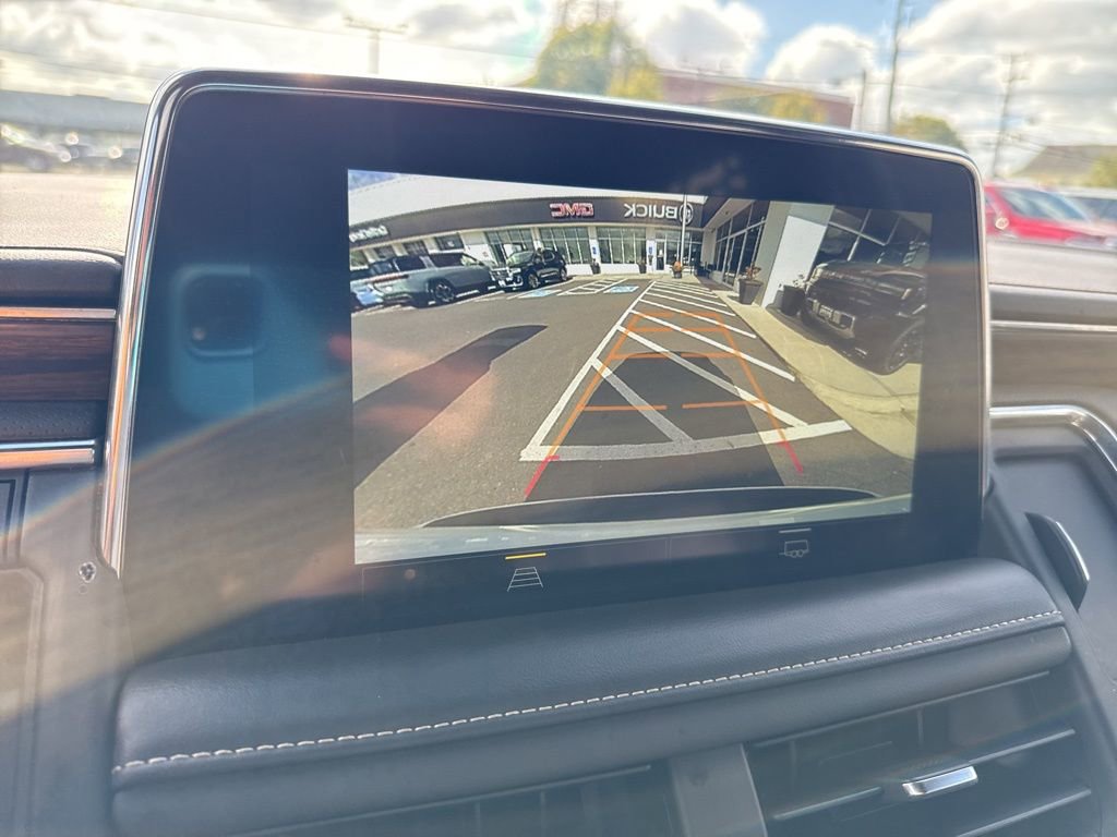 Used 2023 Chevrolet Suburban Premier image 21