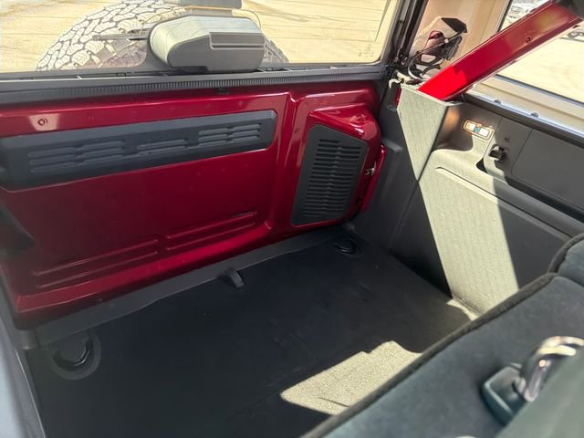 Used 2025 Ford Bronco Heritage Edition AWD/4WD image 37
