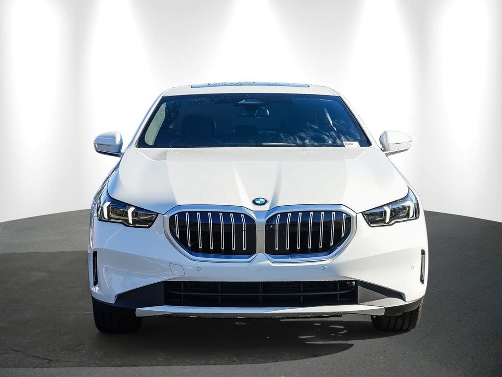 New 2027 BMW 530i w/ Convenience Package RWD image 2