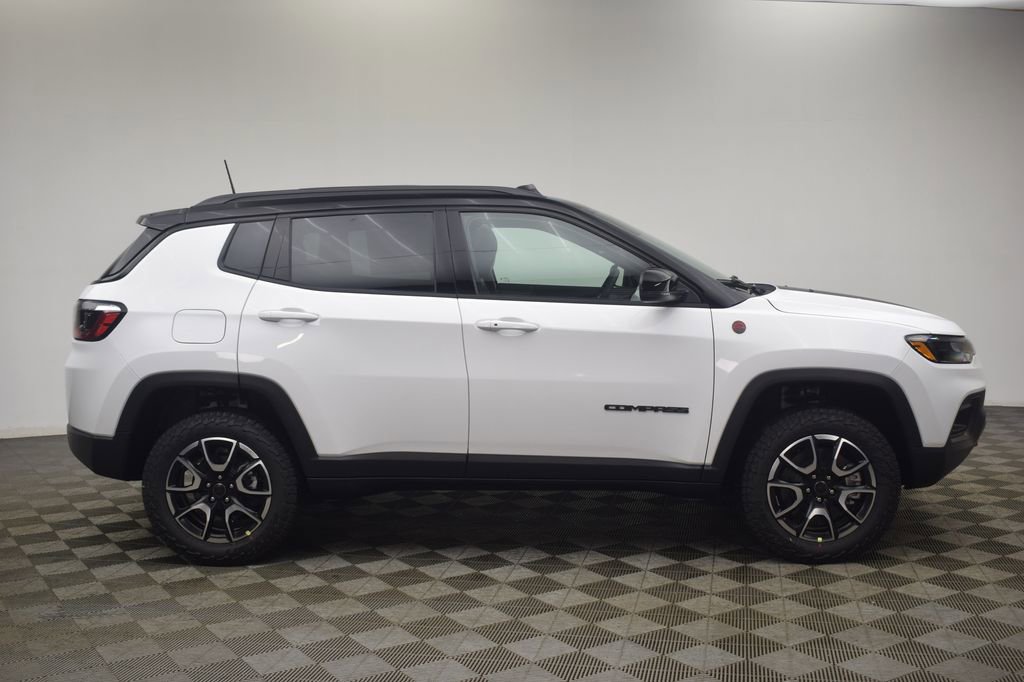 New 2026 Jeep Compass Trailhawk image 3