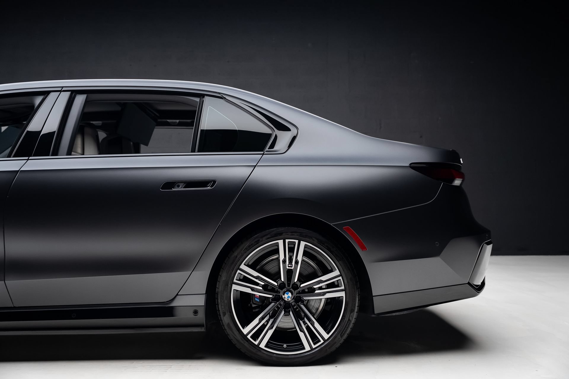 Used 2023 BMW i7 xDrive60 AWD/4WD image 20