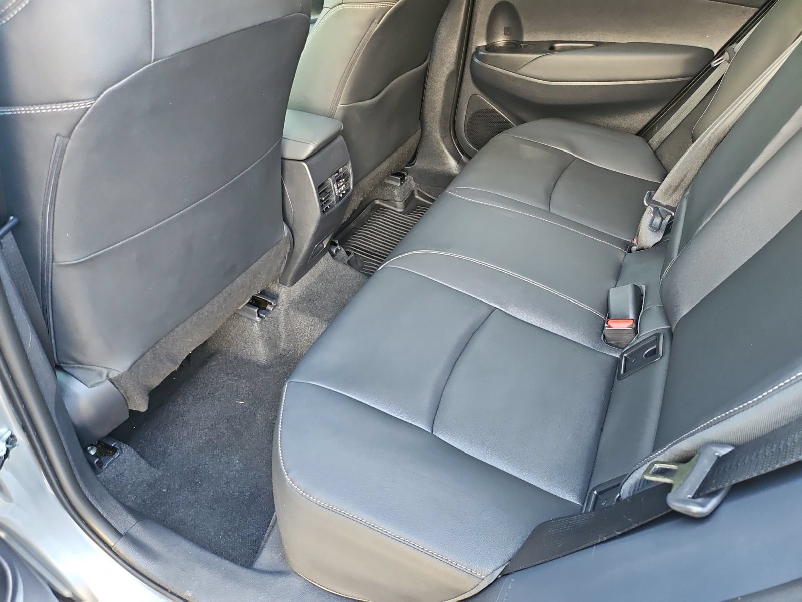 Used 2026 Toyota Corolla Cross XLE w/ Convenience Package FWD image 33