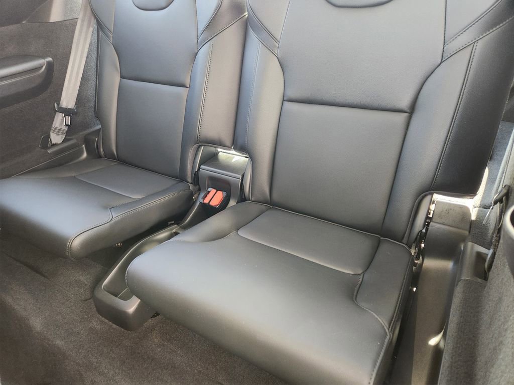 Used 2023 Volvo XC90 B5 Core w/ Protection Package Premier image 19