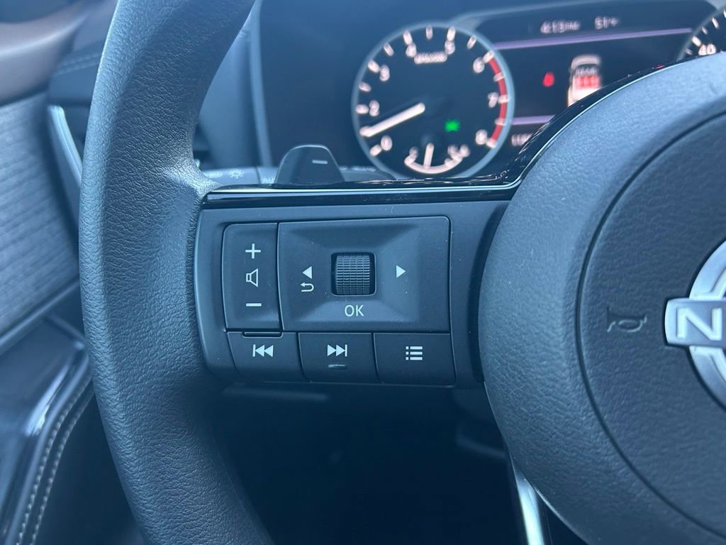 Used 2023 Nissan Rogue SV image 20