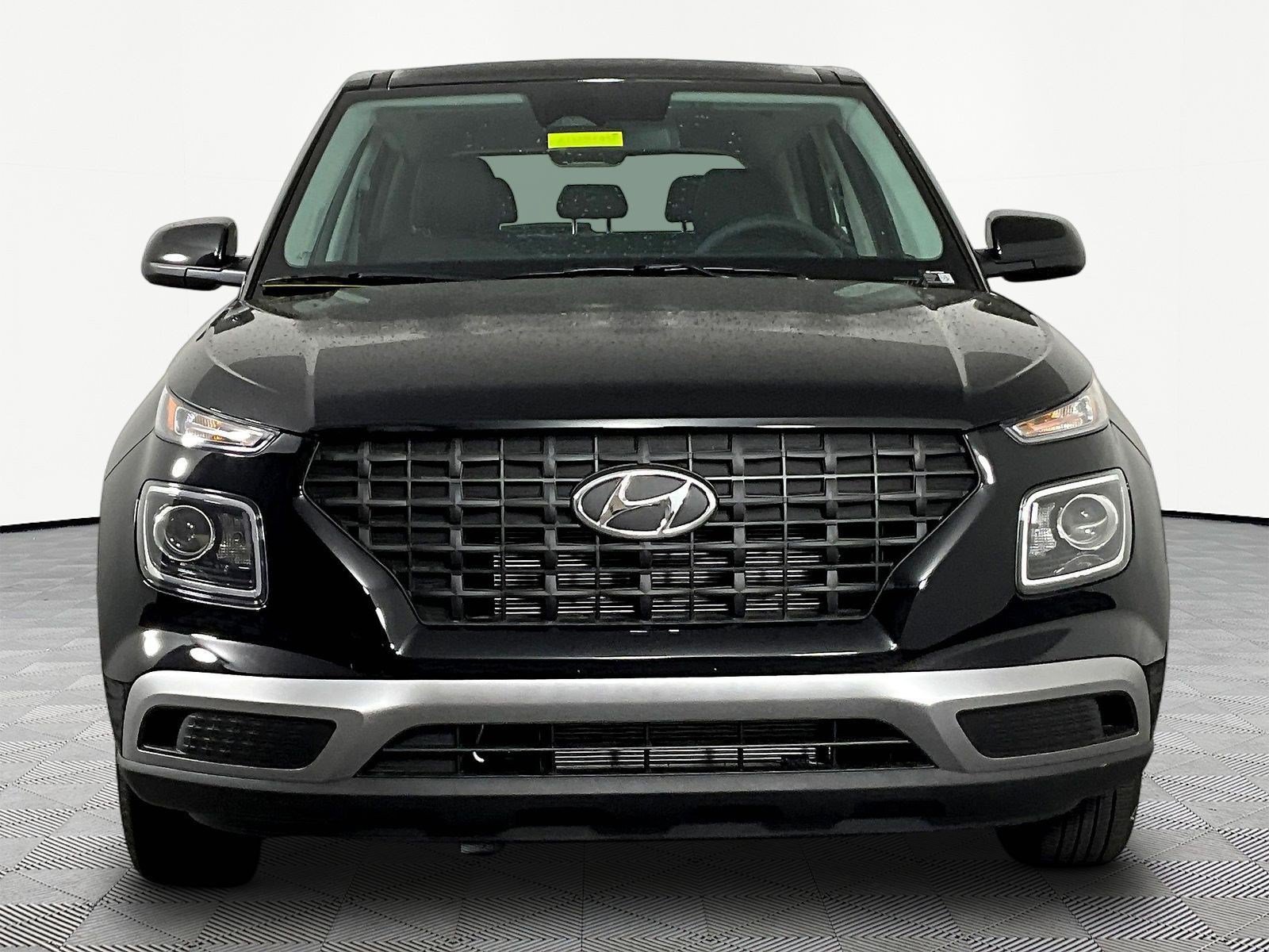 New 2026 Hyundai Venue SE FWD image 2