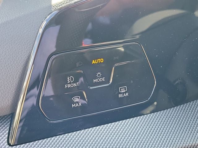 New 2026 Volkswagen GTI SE FWD image 27
