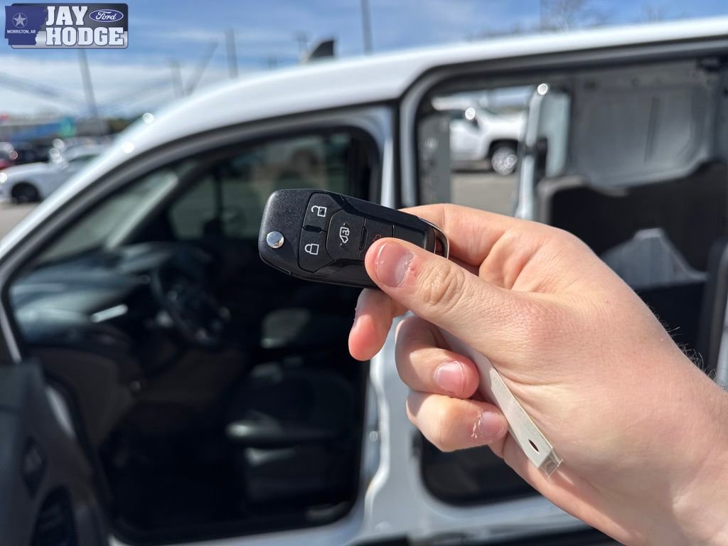 Used 2023 Ford Transit Connect XL image 13
