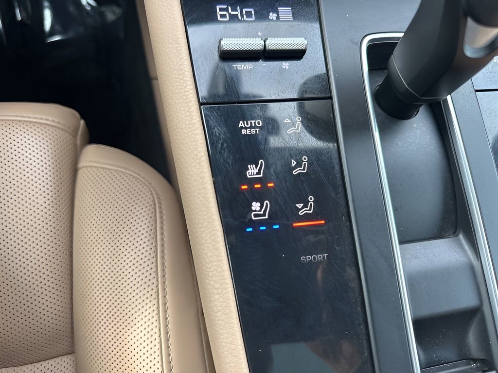 Used 2022 Porsche Macan image 24