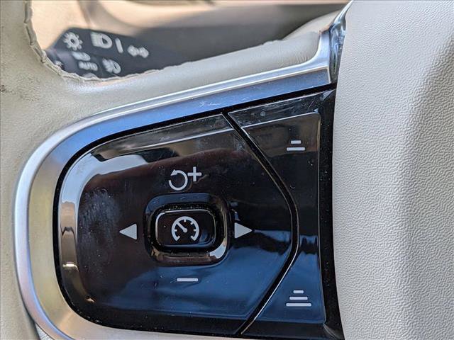 Used 2023 Volvo XC90 B5 Plus w/ Protection Package Premier AWD/4WD image 12