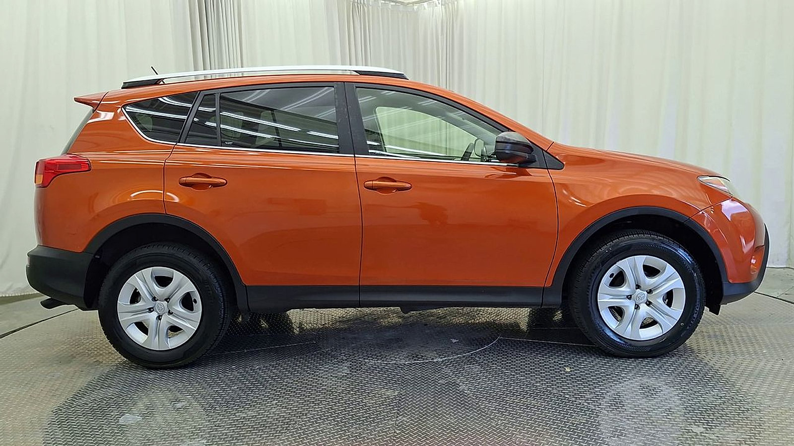 Used 2015 Toyota RAV4 LE FWD image 6