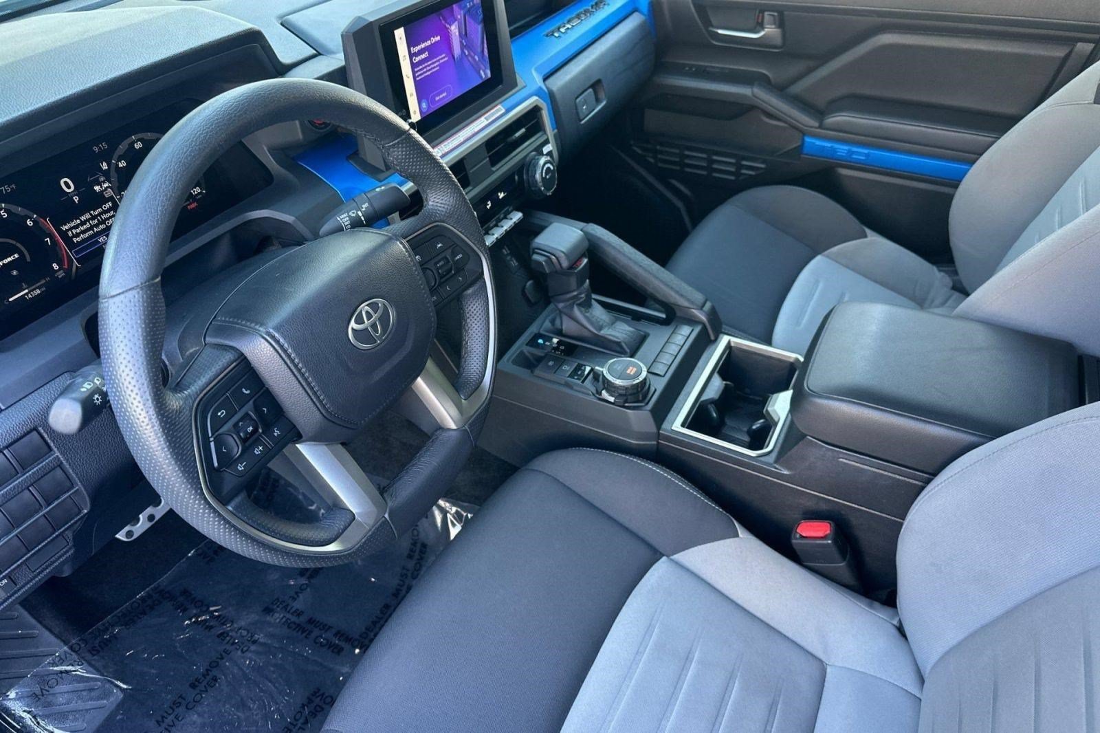 Used 2025 Toyota Tacoma TRD Sport AWD/4WD image 4
