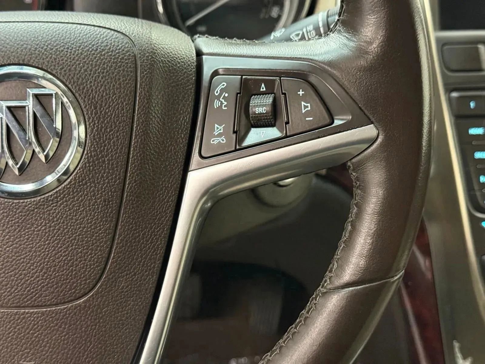 Used 2015 Buick Verano Convenience FWD image 29