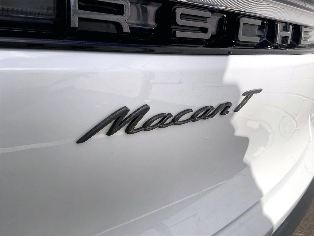 Certified 2023 Porsche Macan Turbo AWD/4WD image 33