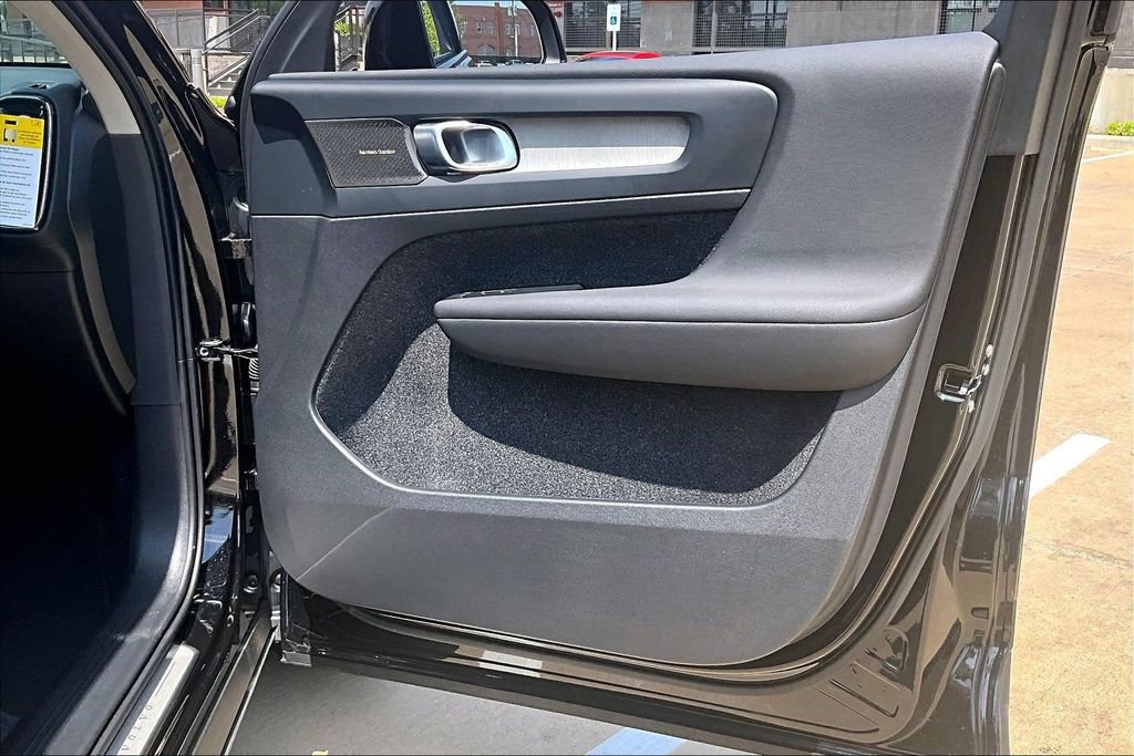 New 2026 Volvo XC40 B5 Ultra AWD/4WD image 6