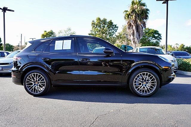 Used 2022 Porsche Cayenne AWD/4WD image 8
