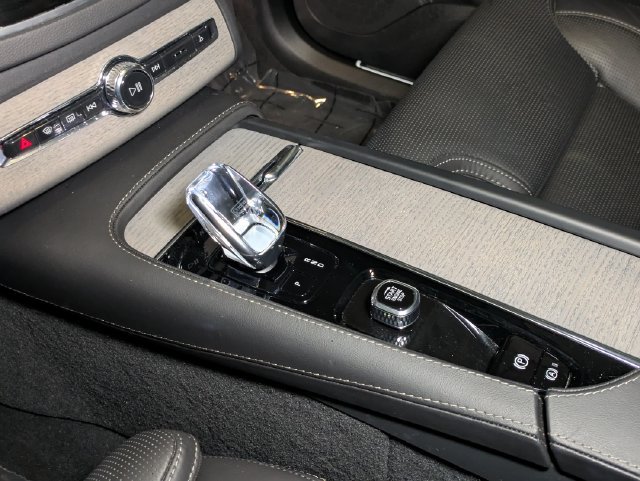 New 2025 Volvo XC90 B6 Ultra w/ Protection Package Premier AWD/4WD image 25
