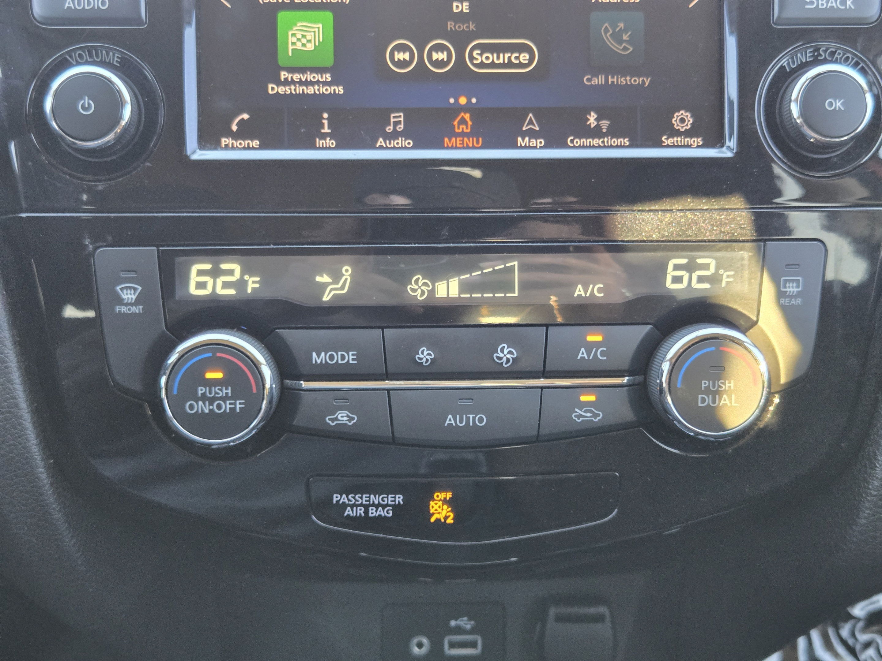 Used 2018 Nissan Rogue SV w/ Premium Package FWD image 15