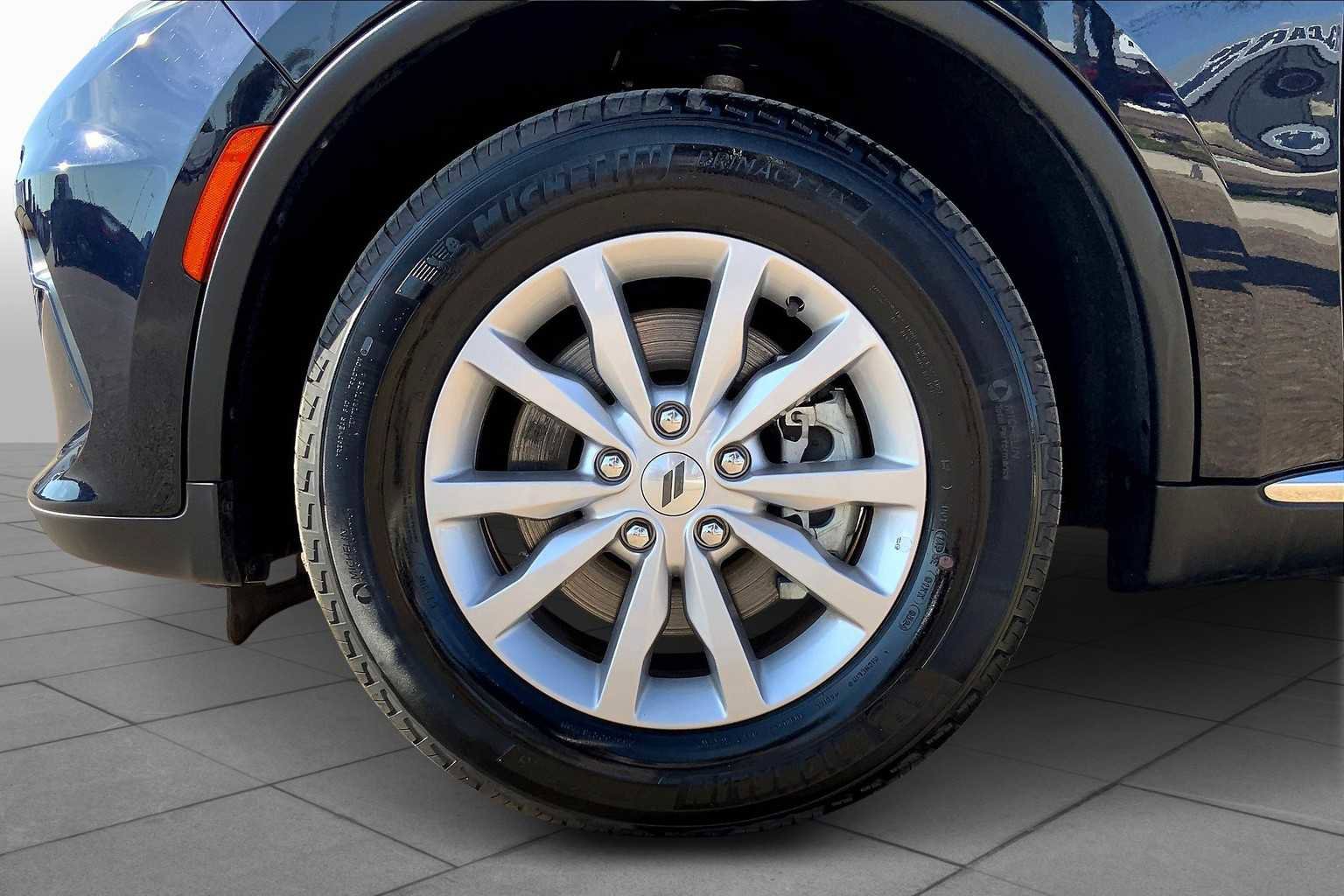 Used 2024 Dodge Durango SXT w/ 3rd Row Seating Group image 17