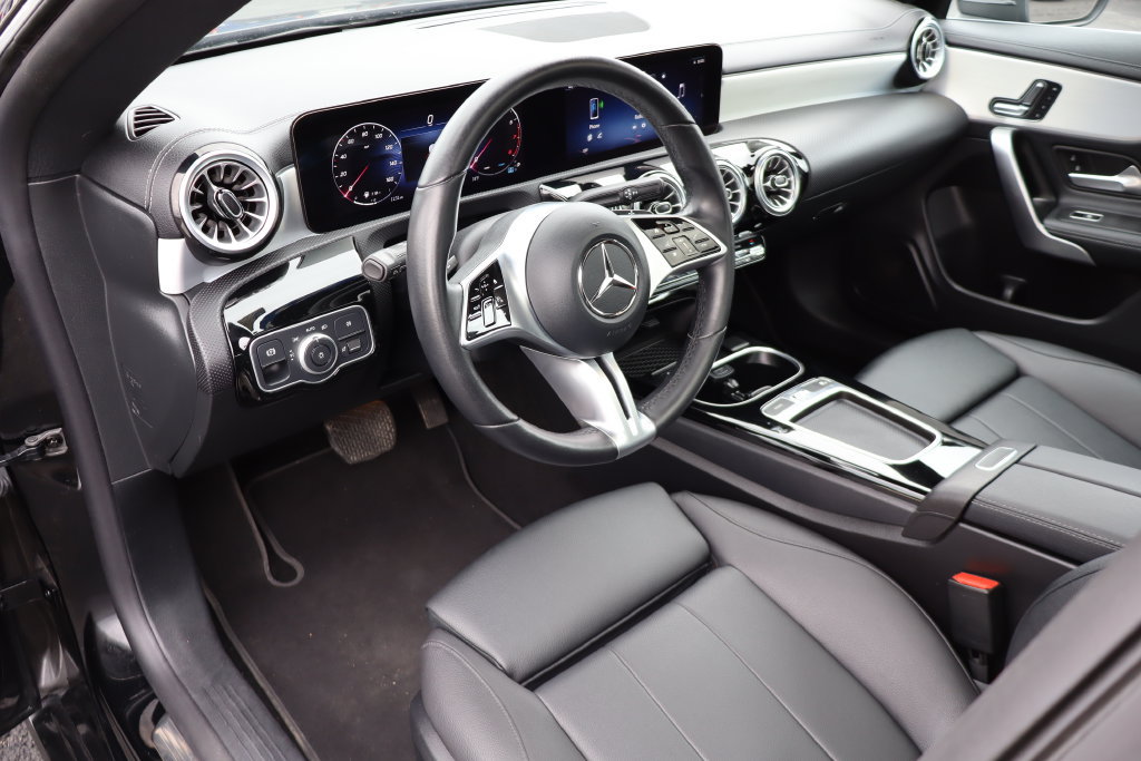 Used 2025 Mercedes-Benz CLA 250 4MATIC image 5