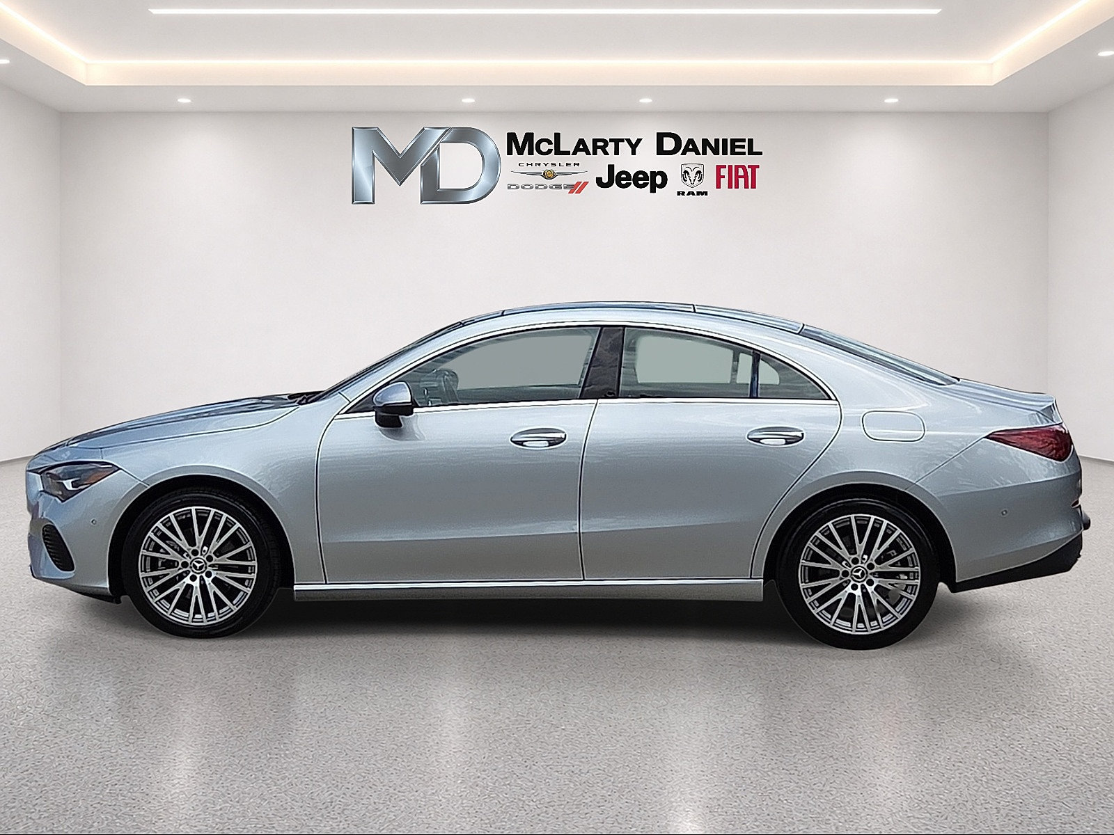 Used 2025 Mercedes-Benz CLA 250 4MATIC image 3