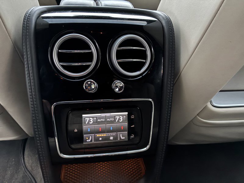 Used 2015 Bentley Flying Spur V8 image 27