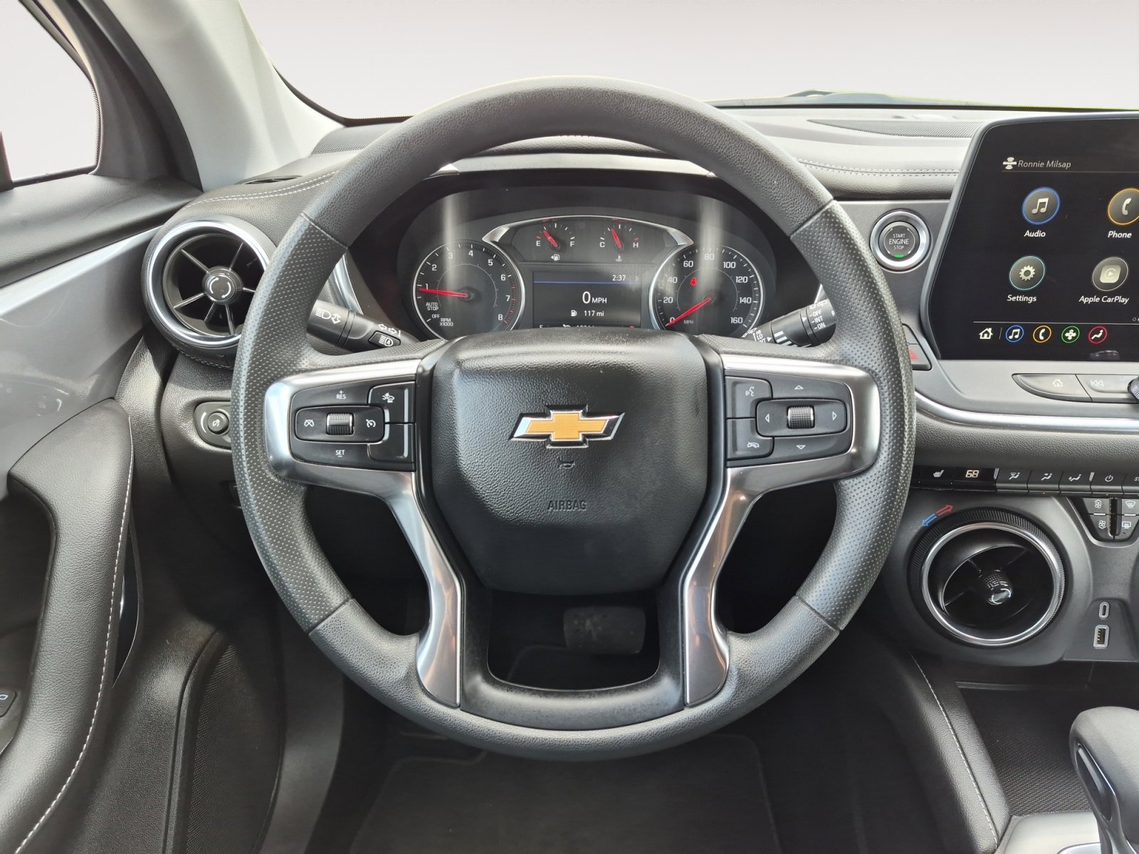 Used 2025 Chevrolet Blazer LT FWD image 13