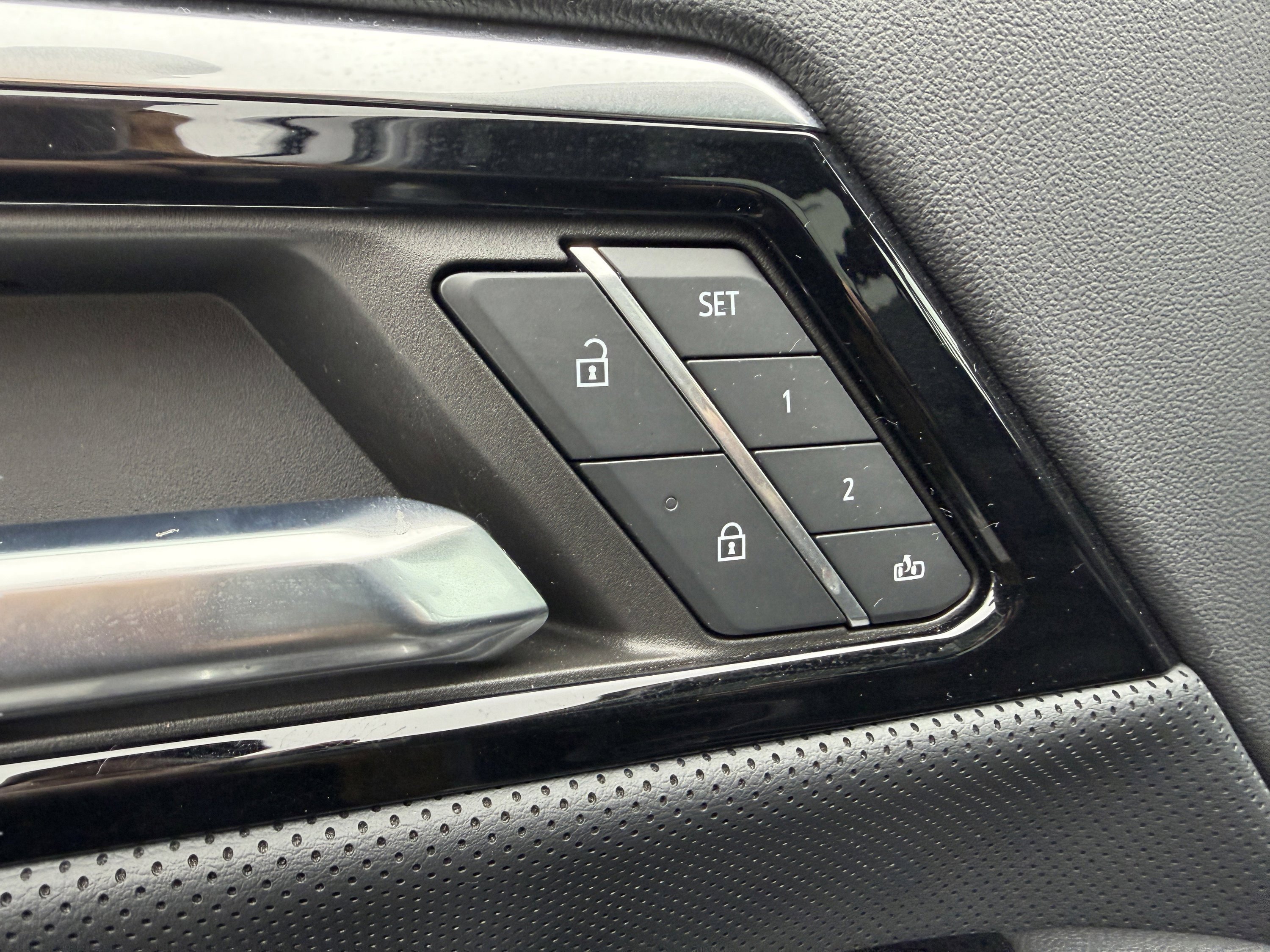 Used 2024 GMC Sierra EV Denali image 34